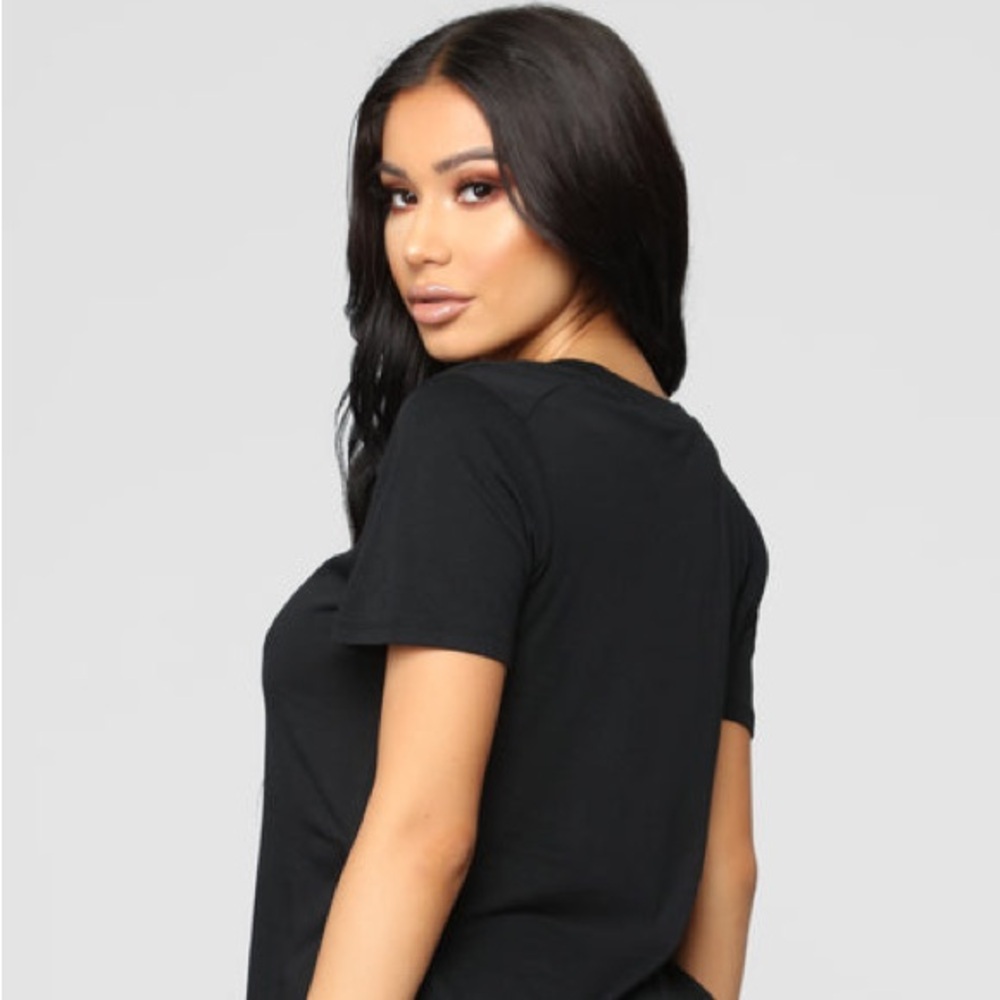 ~Black T-Shirt w/Rounded Hem & Side Slits-NWT~ - Picture 7 of 16